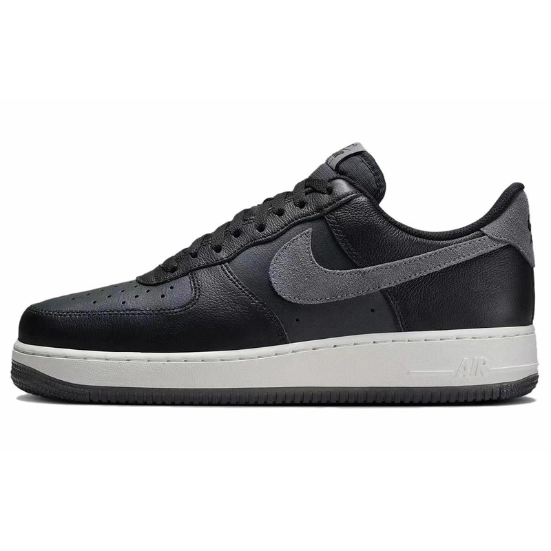 Nike Air Force 1 07 LV8