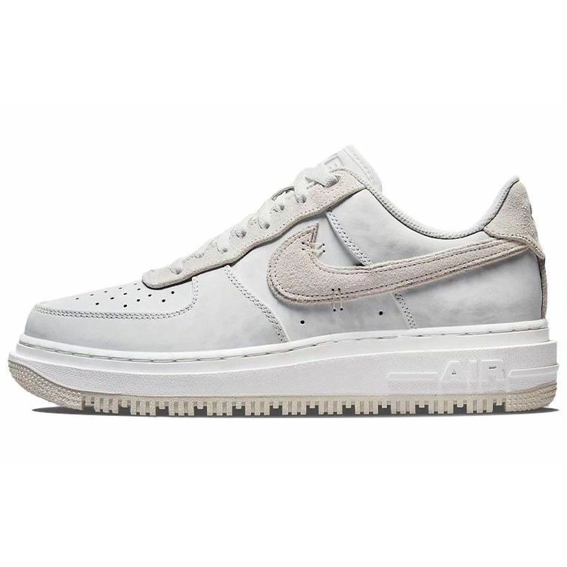 Nike Air Force 1 Low summit white